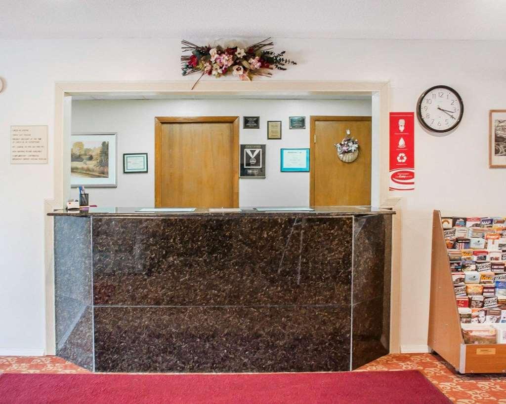 Econo Lodge Cuba I-86 Interior photo