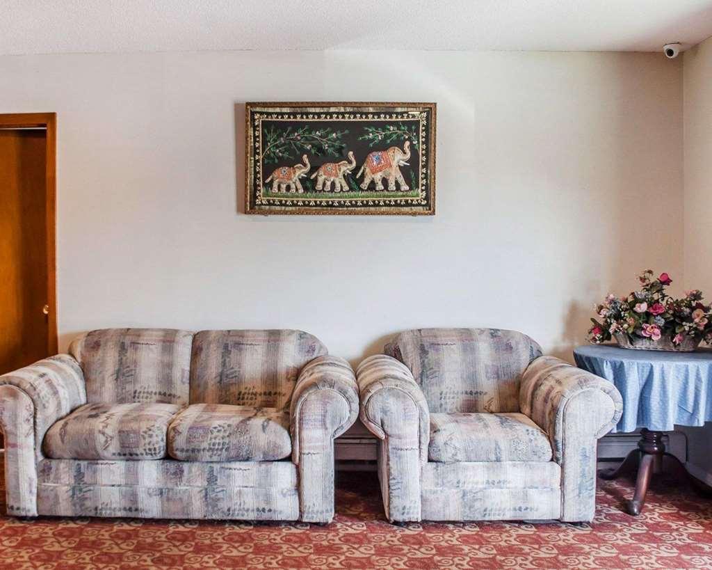Econo Lodge Cuba I-86 Interior photo
